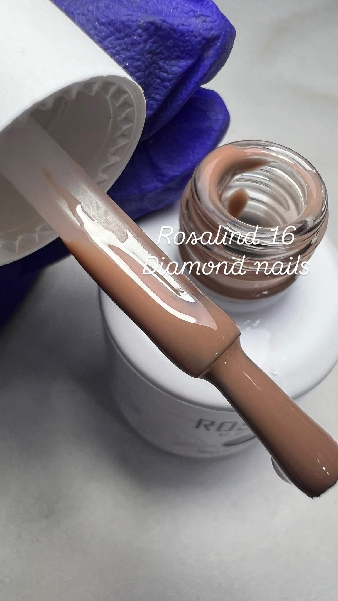 الوان روزاليندا ازاز ١٥ مل /rosalinda gel polish 15ml